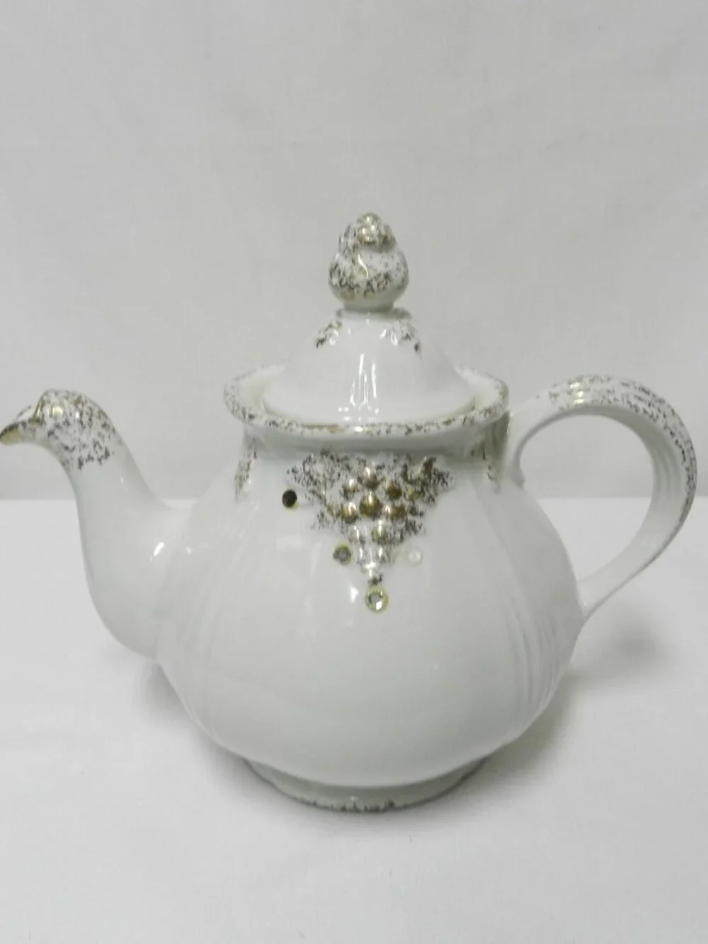 Hall 0917 Vintage teapot gold white w/ lid holds 6 cups Mid Century ceramic lid